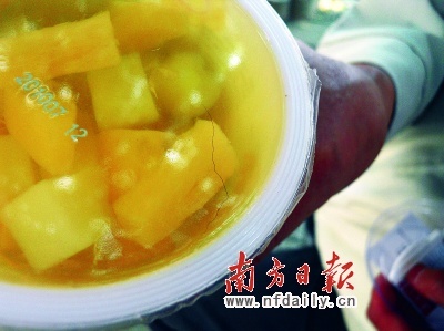 揭陽市富牛食品飲料驚現不明毛發，廠家回應引爭議